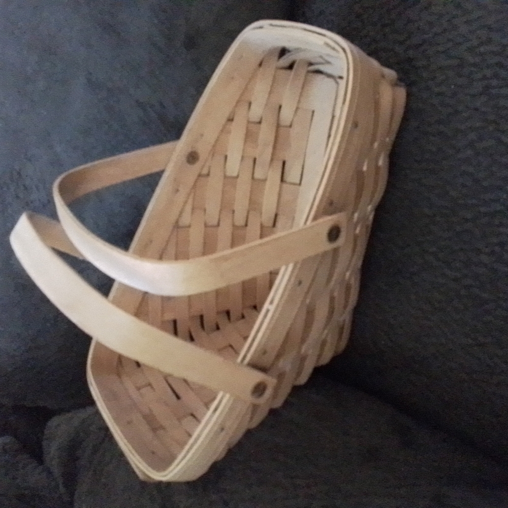 1989 Longaberger Medium Vegetable Basket